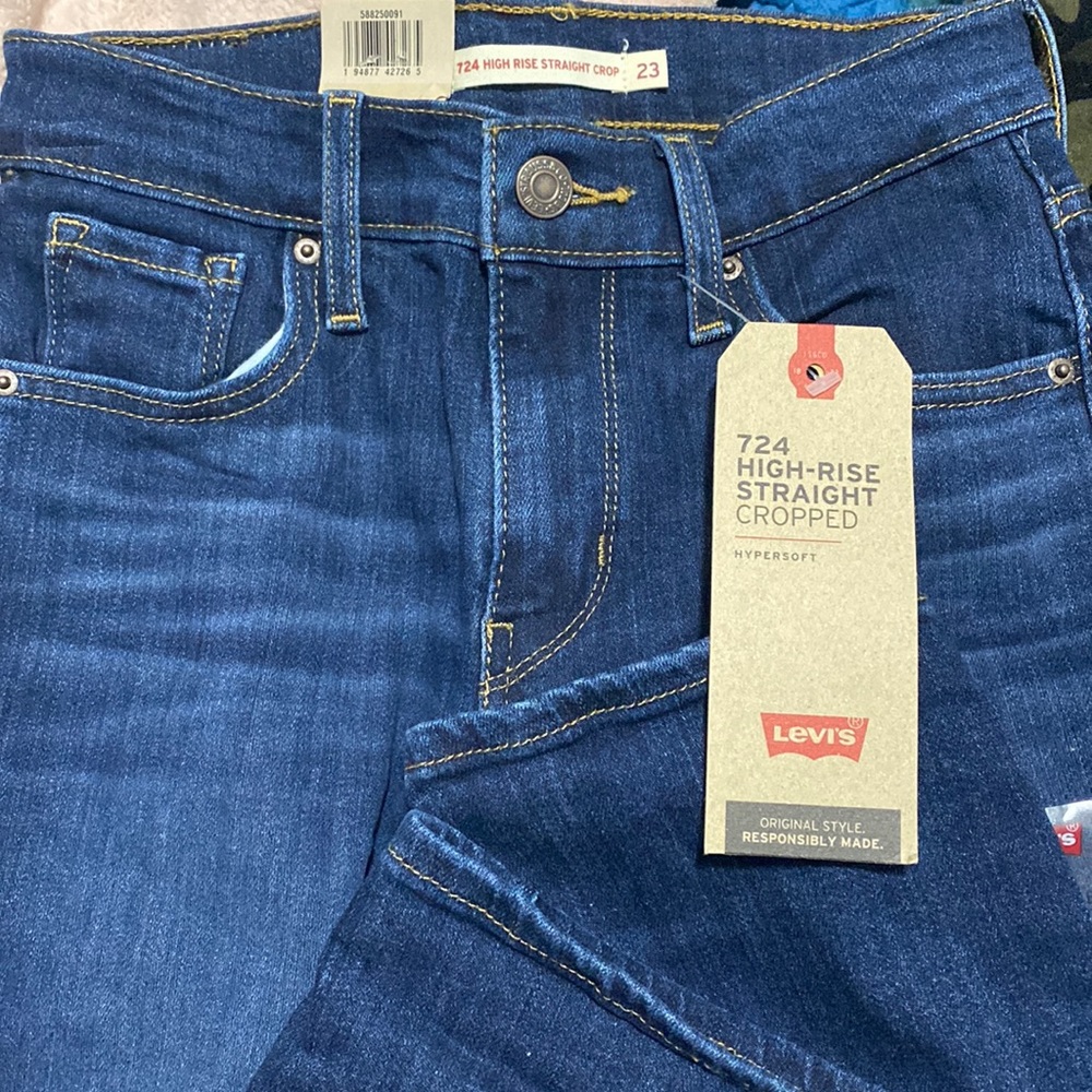 NWT Levi’s 724 High Rise Straight Cropped Jeans